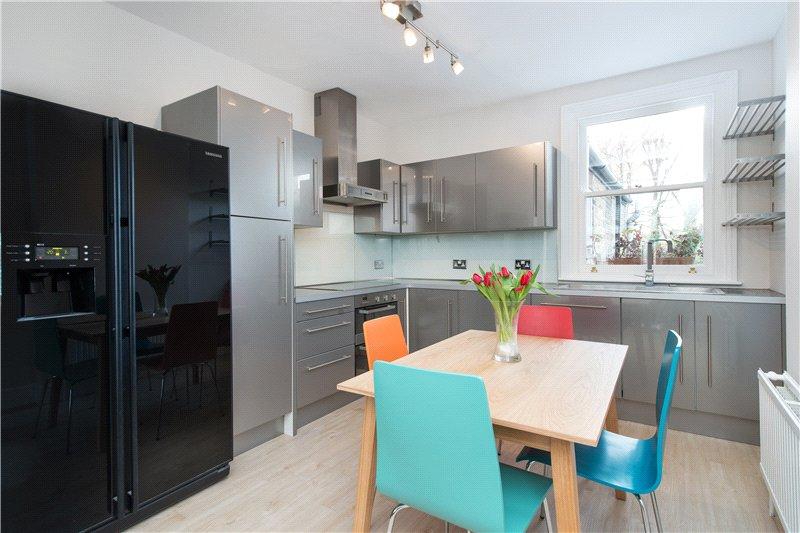 Atalanta Street, London, SW6 2 bed terraced house to rent £2,700 pcm