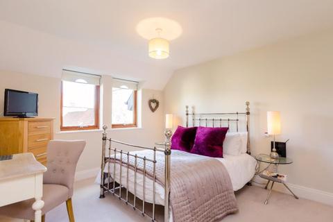 1 bedroom apartment to rent - TALBOT COURT, LOW PETERGATE, YORK, YO1 7HZ