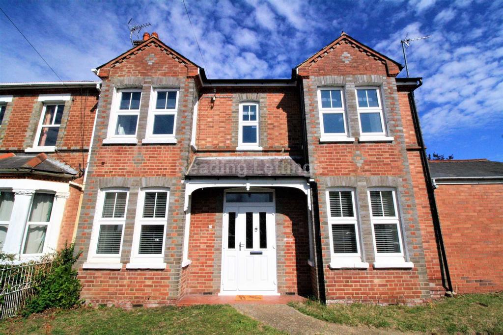 Holmes Road, Reading 8 bed semidetached house to rent £4,200 pcm (£969 pw)
