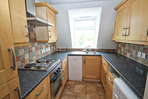 2 bedroom apartment to rent, Grafton Road, New Malden