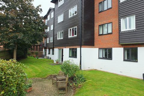 1 bedroom flat for sale, Great Heathmead, Haywards Heath, RH16