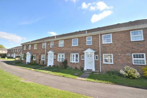 5 bedroom terraced house to rent, Benyon Court, Bath Road