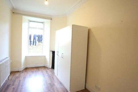 1 bedroom flat to rent, Rossie Place, Abbeyhill, Edinburgh, EH7