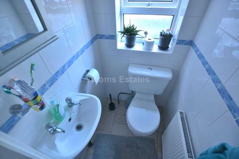 6 bedroom terraced house to rent, Brighton Road, Reading, England