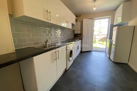 5 bedroom house to rent, Brownslow Walk, Manchester M13