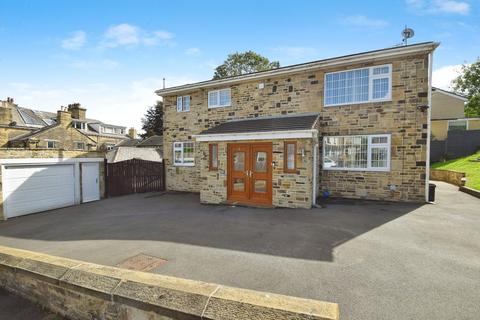 4 bedroom detached house for sale, Springswood Road, Bradford BD18