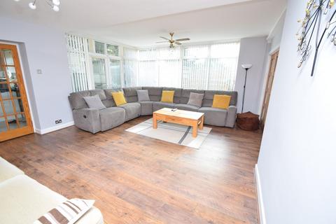 4 bedroom detached house for sale, Springswood Road, Bradford BD18