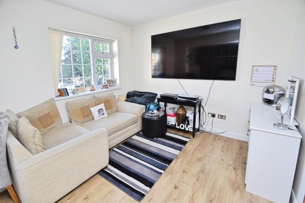 7786a860-Bedroom 202