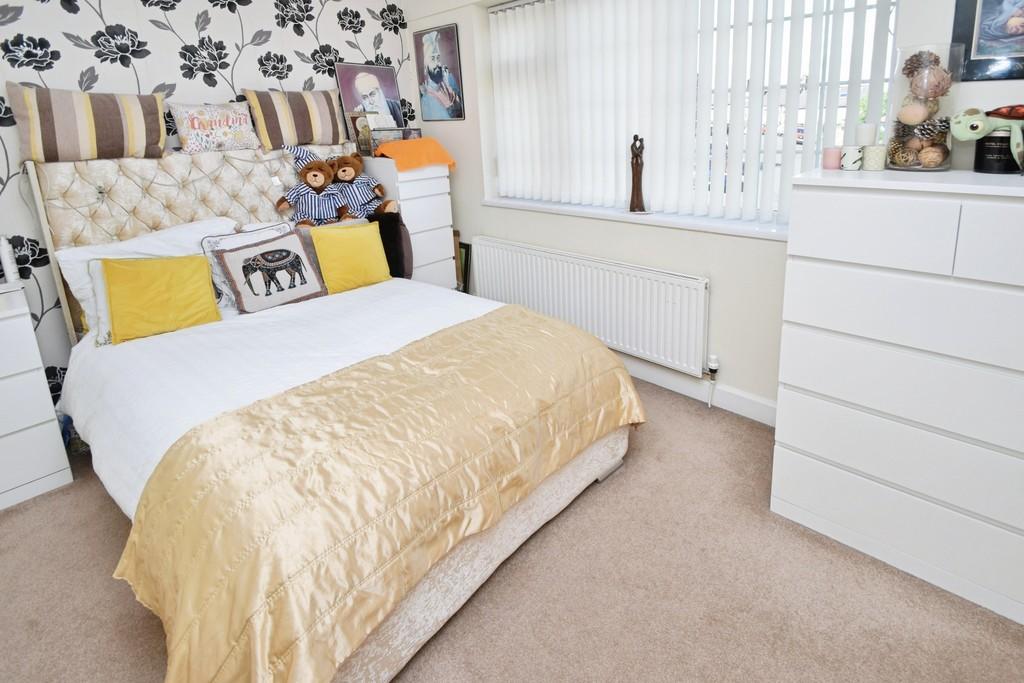2fe5b7b0-Bedroom 201