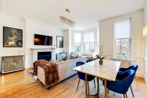 2 bedroom apartment to rent, Windmill Hill, Hampstead, London, NW3