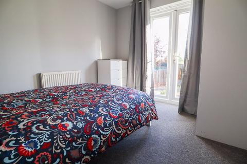 1 bedroom in a house share to rent - Attoe Walk, Norwich