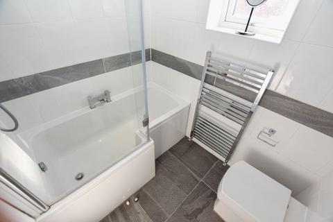 2 bedroom apartment to rent, Manchester Road, Altrincham, WA14