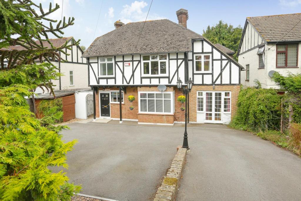 Ashford Road, Canterbury 5 bed detached house £625,000