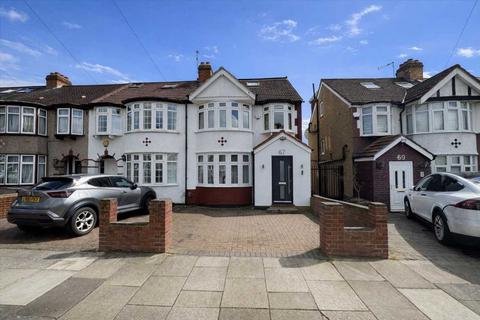 4 bedroom house to rent, Stanley Avenue, Greenford