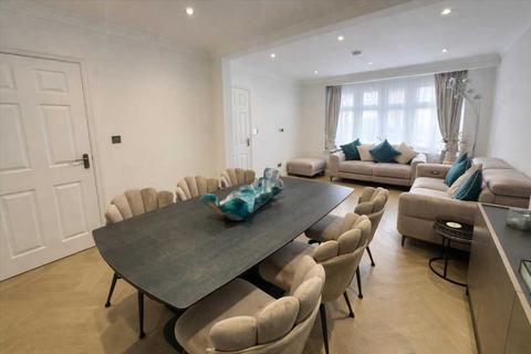 4 bedroom house to rent, Stanley Avenue, Greenford