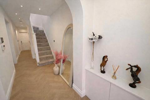 4 bedroom house to rent, Stanley Avenue, Greenford