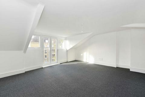 2 bedroom flat for sale, Ainsworth Road, London E9