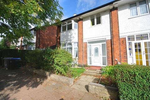 4 bedroom semi-detached house to rent, GRAND AVENUE, WEMBLEY, MIDDLESEX, HA9 6LS