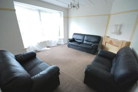 4 bedroom semi-detached house to rent, GRAND AVENUE, WEMBLEY, MIDDLESEX, HA9 6LS