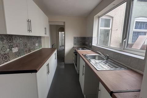 3 bedroom terraced house to rent, Carl street, Bloxwich , Walsall WS2