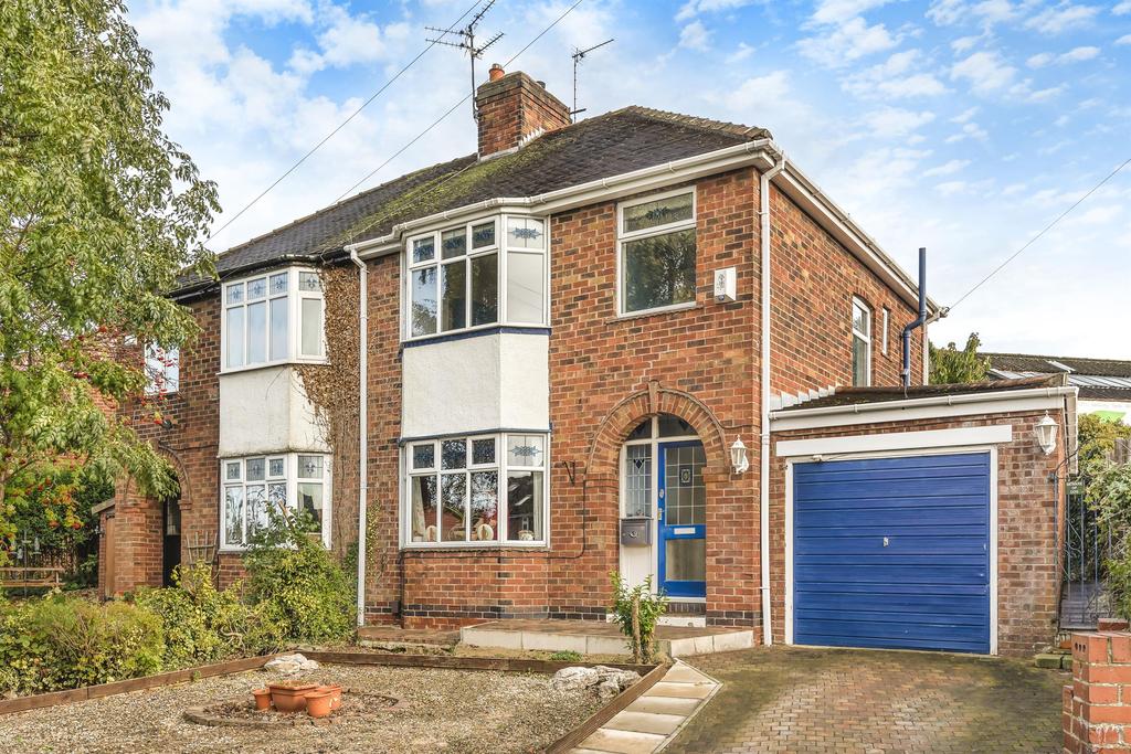 Danebury Drive, York, YO26 5EG 3 bed semidetached house £245,000