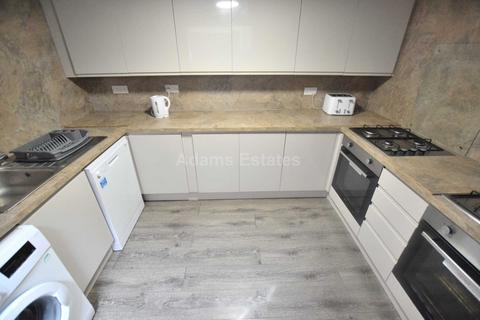 5 bedroom terraced house to rent, Donnington Gardens, University Area