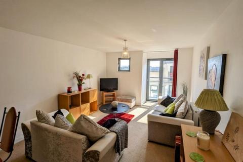 2 bedroom flat to rent, St Stephens Court, Marina, Swansea. SA1 1SA