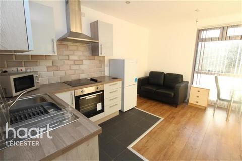 2 bedroom flat to rent, LE1 Living Lee Street