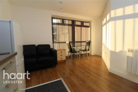 2 bedroom flat to rent, LE1 Living Lee Street