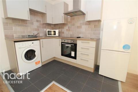 2 bedroom flat to rent, LE1 Living Lee Street