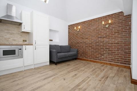 undefined, Osier Crescent, Muswell Hill, N10