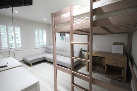 Studio to rent, Lodge Close, Brighton BN41