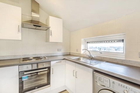2 bedroom flat to rent, Willow Close, Beare Green, Dorking