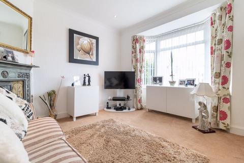 36 Farleigh Road, Warlingham, CR6 9EA