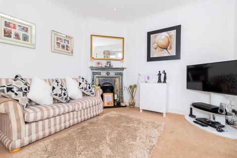 36 Farleigh Road, Warlingham, CR6 9EA
