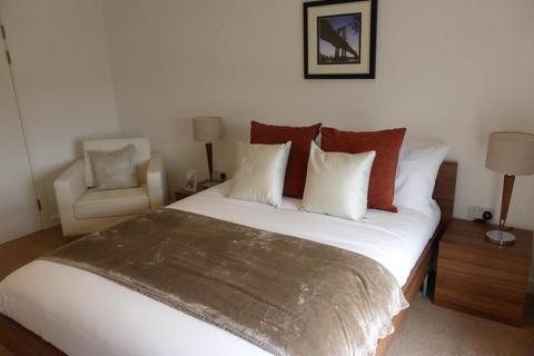3 bedroom flat for sale, Kingfisher Heights, Bramwell Way, Pontoon Dock, London, E16 2GQ