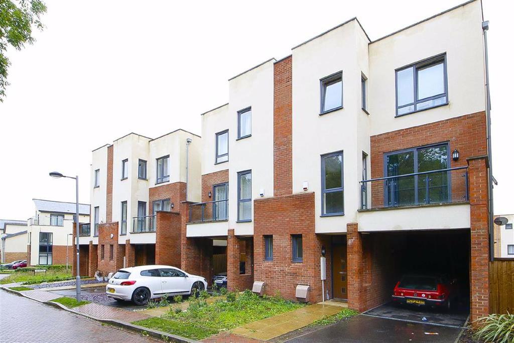 Shelsley Avenue, Ashland, Milton Keynes 5 bed townhouse £1,500 pcm (£