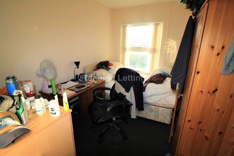 undefined, Wokingham Road, Reading - MOST BILLS INCLUDED