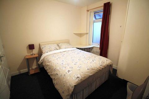 undefined, Blenheim Gardens, Reading - GAS INCLUDED