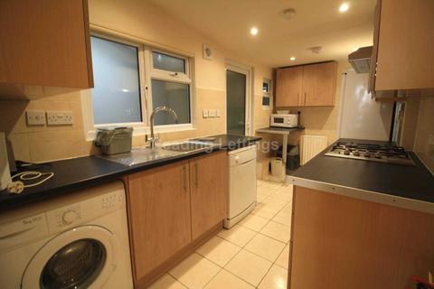 undefined, Blenheim Gardens, Reading - GAS INCLUDED