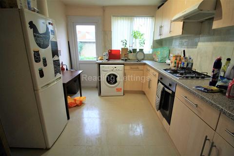 undefined, Donnington Gardens, Reading - GAS INCLUDED