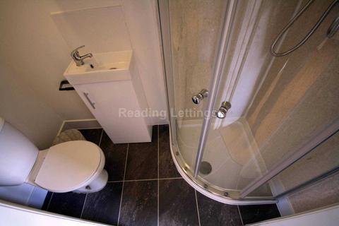 undefined, Kings Road, Reading