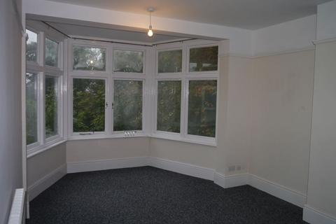 2 bedroom flat to rent, Rose Hill Crescent, Suffolk IP3