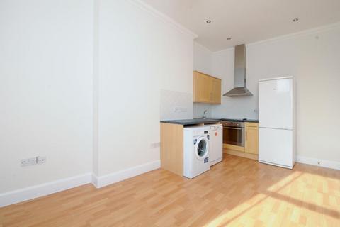 2 bedroom apartment to rent, The Quadrant,  Richmond,  TW9