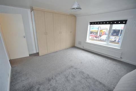 2 bedroom flat to rent, 102A Liverpool Road, Cadishead M44 5AN