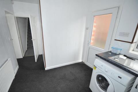 2 bedroom flat to rent, 102A Liverpool Road, Cadishead M44 5AN