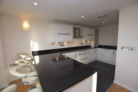 2 bedroom flat to rent, Lloyd Street, Altrincham, Greater Manchester, WA14