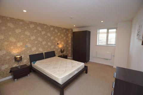 2 bedroom flat to rent, Lloyd Street, Altrincham, Greater Manchester, WA14