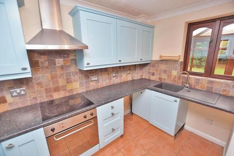 3 bedroom house to rent, Peverel Drive, Maidstone