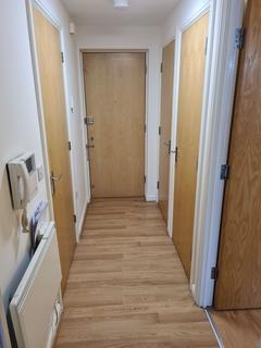 1 bedroom apartment to rent, Highfield Road, Feltham